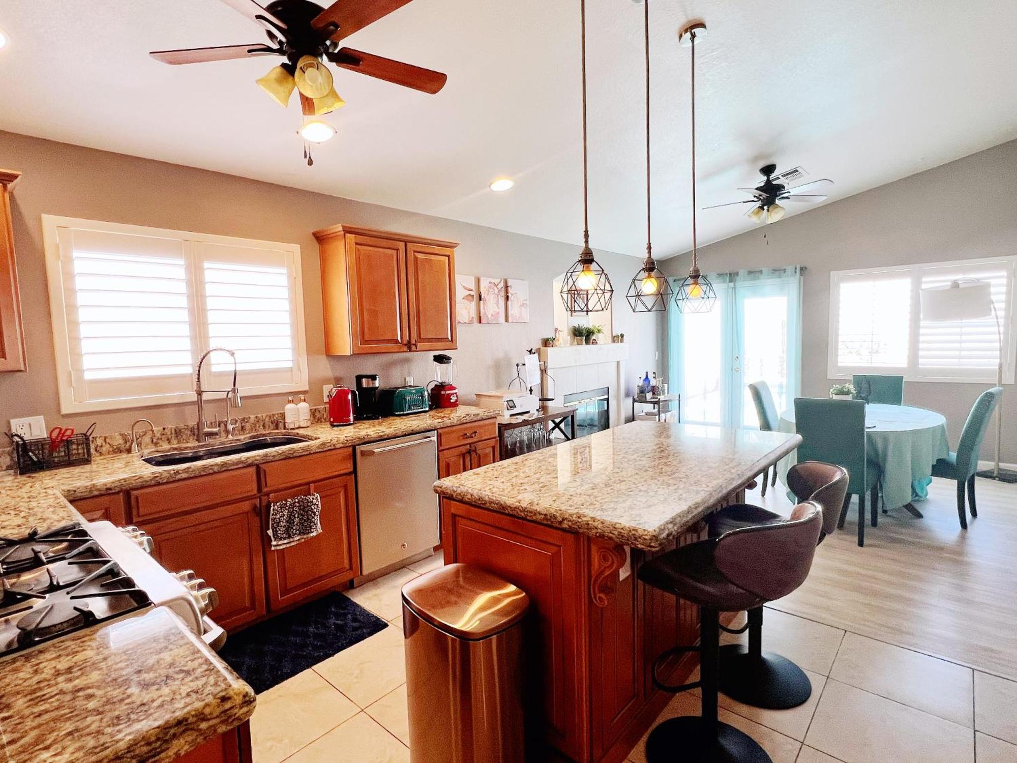 Amazing Heated Pool And Private Hot Tub 3Br In Heart Of Lv Villa Las Vegas Exteriör bild