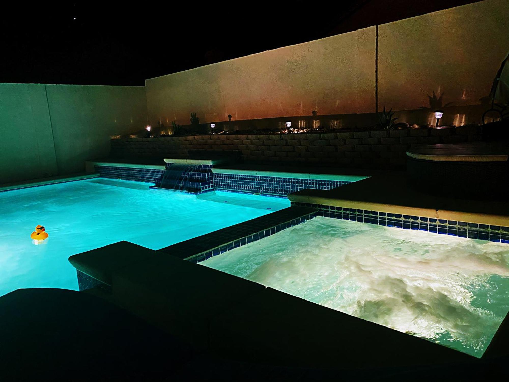 Amazing Heated Pool And Private Hot Tub 3Br In Heart Of Lv Villa Las Vegas Exteriör bild