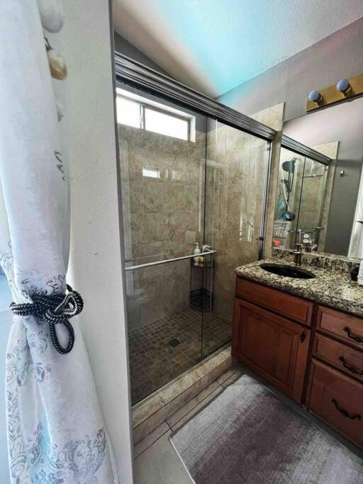 Amazing Heated Pool And Private Hot Tub 3Br In Heart Of Lv Villa Las Vegas Exteriör bild