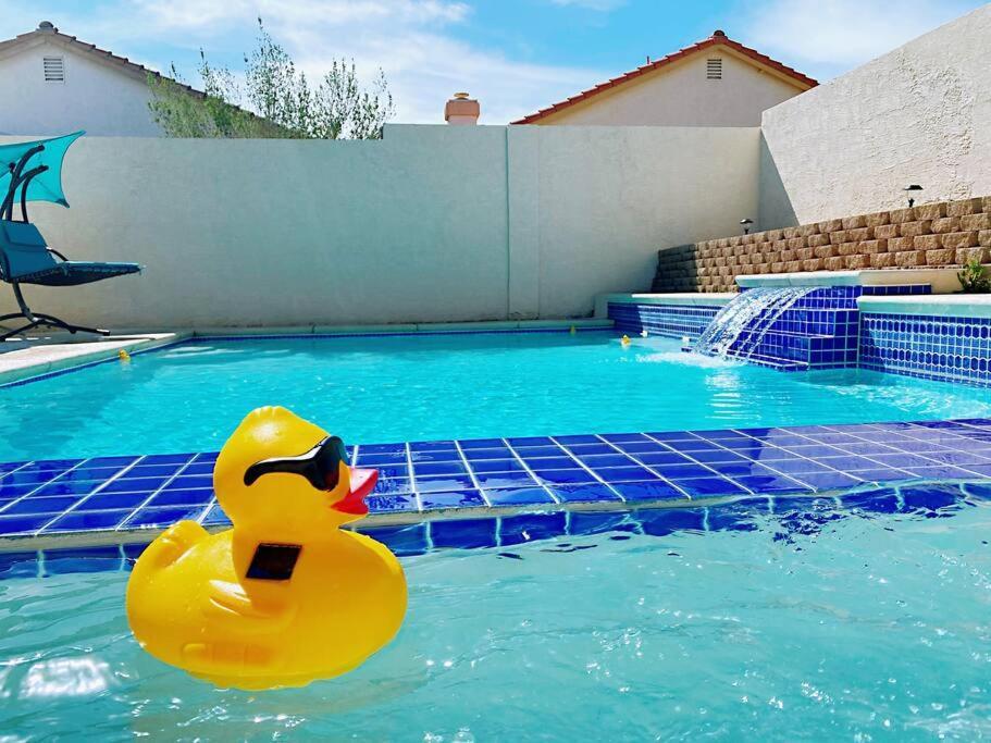 Amazing Heated Pool And Private Hot Tub 3Br In Heart Of Lv Villa Las Vegas Exteriör bild