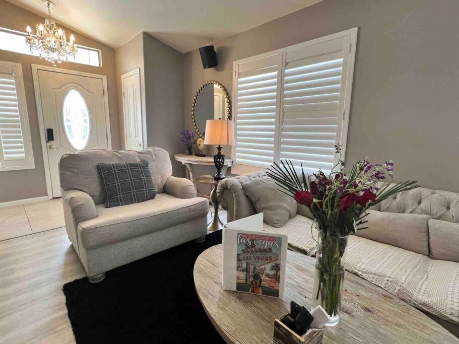Amazing Heated Pool And Private Hot Tub 3Br In Heart Of Lv Villa Las Vegas Exteriör bild